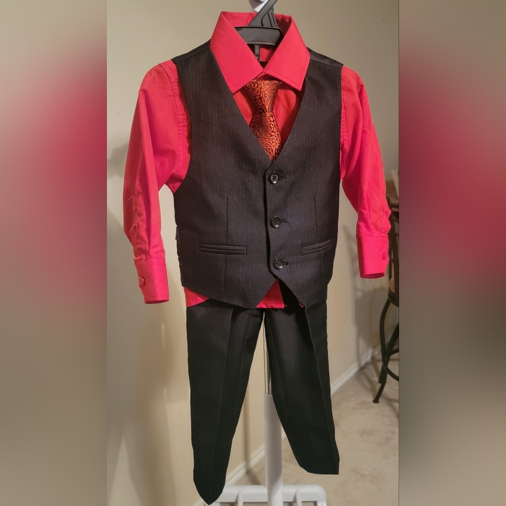 KIDSWORLDOFUSA Children's Formal Suit Set - Red and Black